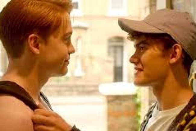 "Insider Scoop: Billie Eilish's New Song & Netflix's Heartstopper Season 3 Teaser!"