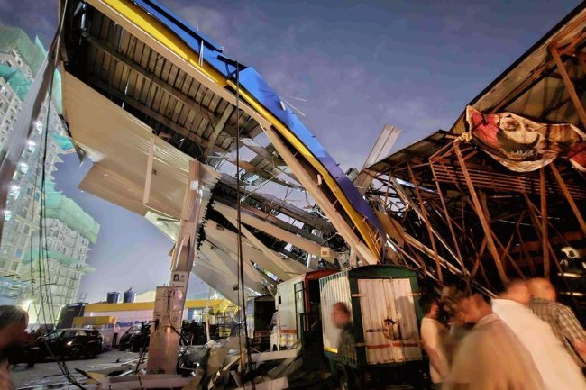 Breaking: Mumbai Ghatkopar Hoarding Collapse - Latest Updates Revealed!