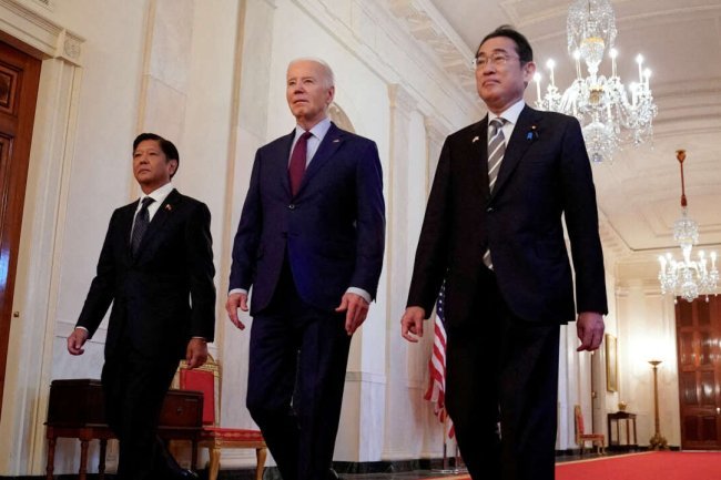 "Japan, Philippines, US Rebuke China Over 'Dangerous' South China Sea Moves"