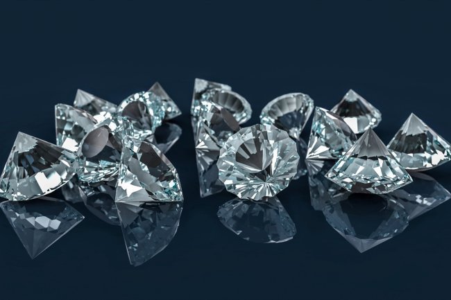 "Crisis Unfolds: De Beers' Price Cut Worsens Surat's Diamond Industry!"