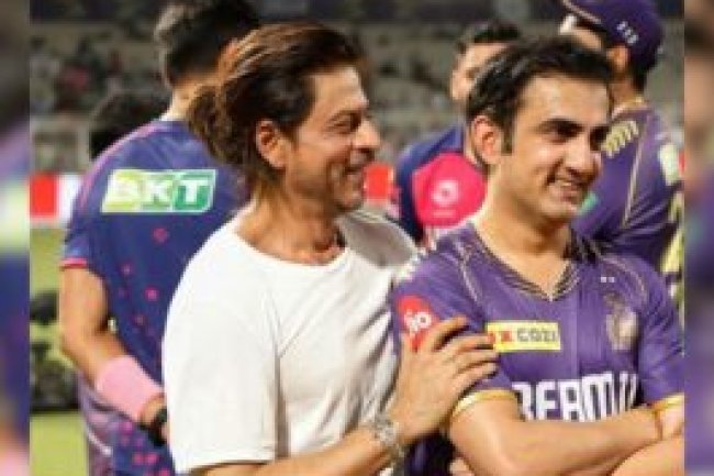 When Shah Rukh Khan interrupted the live KKR vs. SRH match, Suhana and AbRam's response, he apologized with folded palms.