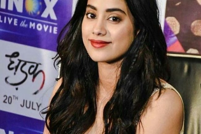 Janhvi Kapoor's Priceless Reaction to Virat Kohli's Run Out - It's Viral!