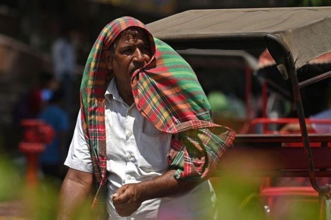 Delhi Heatwave Tragedy: Man Without Cooler or Fan Dies with 107 Degree Fever
