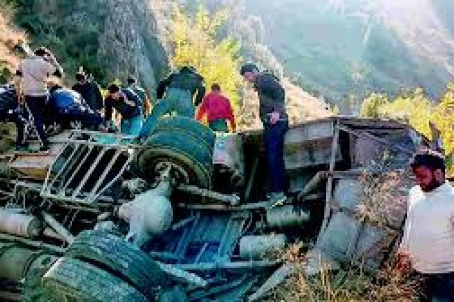 Tragic Accident: 19 Killed as Bus Plunges into Gorge in Jammu!