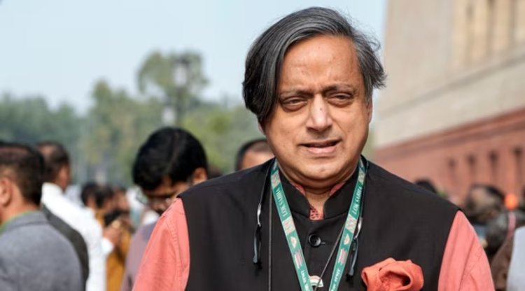 Shocking Reaction: Shashi Tharoor Reacts to Aide Caught