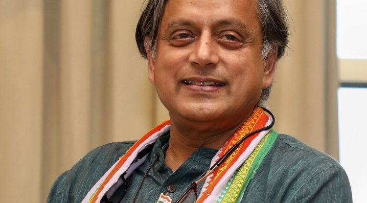 Political Drama: Shashi Tharoor's Aide Caught with 500 gm of Gold