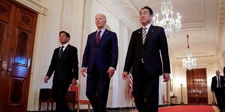 "Japan, Philippines, US Rebuke China Over 'Dangerous' South China Sea Moves"