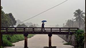 Red Alert Issued as IMD Warns of Heavy Rain in Kerala!