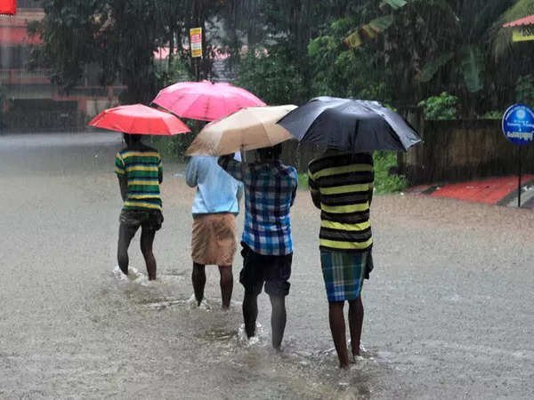 Kerala Govt's Rapid Response to Heavy Rains - Emergency Centres Activated!