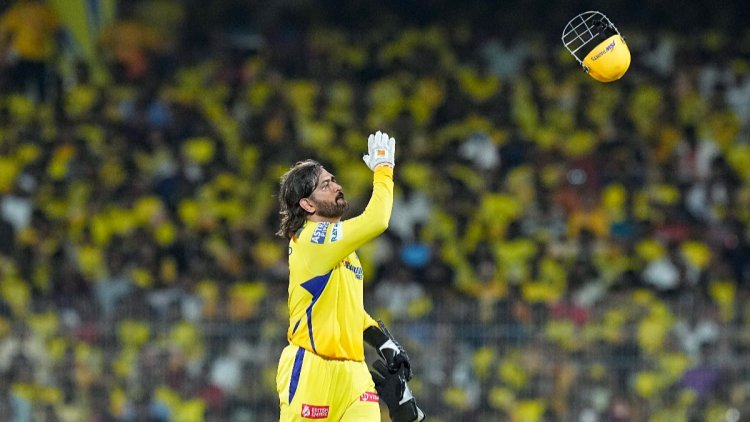 "Wasim Akram Reveals 'Gut-Feeling' on MS Dhoni's Future After CSK IPL Exit"