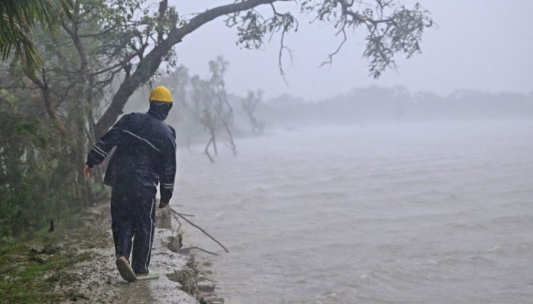 Cyclone Remal Updates: 16 Dead in India, Bangladesh - Shocking Power Cuts in West Bengal!
