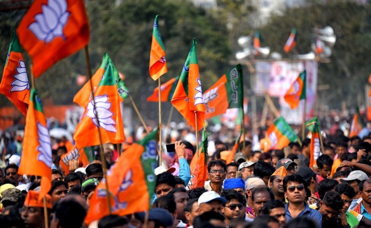 BJP Sees Hope in Kashmir Turnout; SC Criticizes Anti-TMC Ads
