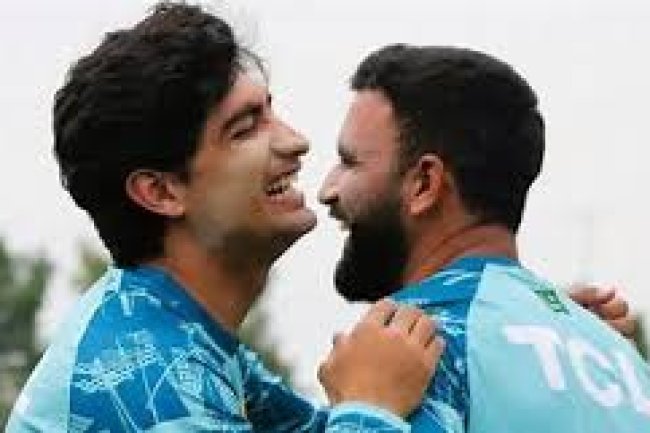 Pakistan is criticized for holding a private dinner to meet fans in the USA for USD 25. "Who is capable of doing this?" It's awful.