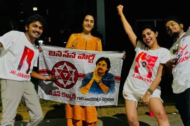 Surekhavani: Pawan Kalyan's victory Surekha Vani celebrates with her daughter Here are the photos