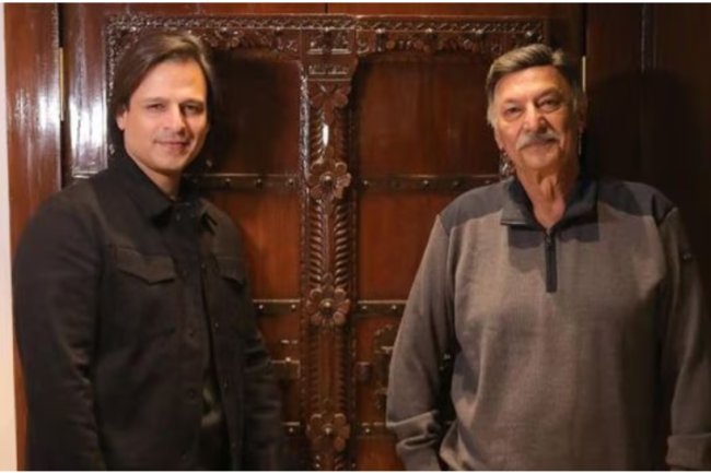 Suresh Oberoi claims that he would hold pictures of his son Vivek Oberoi while sitting outside the offices of producers: "For me, it was a second struggle."