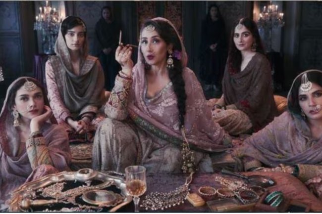 A lyricist for Heeramandi accuses actors of "hogging the limelight" and failing to give technicians credit: "Who is preventing you from penning your own work?"