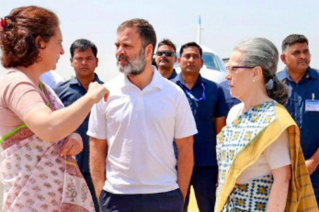 Gandhis Will Visit Raebareli Today To Express Thanks To Voters After Winning Two Important UP Seats