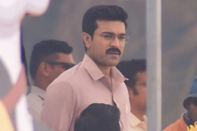 Ram Charan: Ram Charan spotted at Visakhapatnam airport The rush of fans is not normal..!