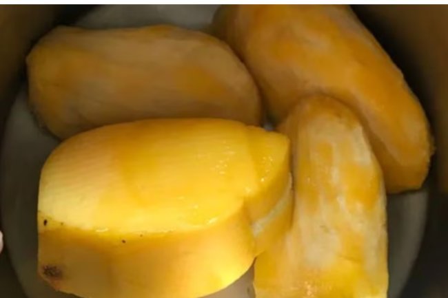 Use mango seed kernel to make homemade body butter instead of discarding it.