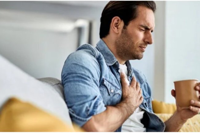 The Indian Physician Body claims that heart attacks strike Indians ten years earlier than they do Westerners.