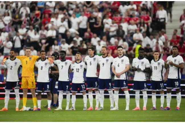 It's untrue that England has a divine right to win every tournament, but everyone gets carried away believing that. — Michael Owen