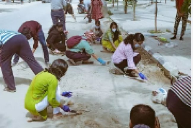 Bengaluru Citizens Clean Up Idle Road Following Civic Body's Silence