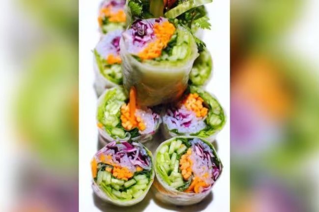 Bhagyashree's Veggie Rice Paper Rolls: A Tasty, Low-Calorie Snack for Health-Conscious Foodies
