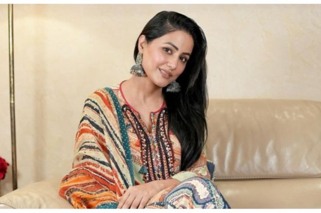 Hina Khan disables comments after stage 3 cancer diagnosis.
