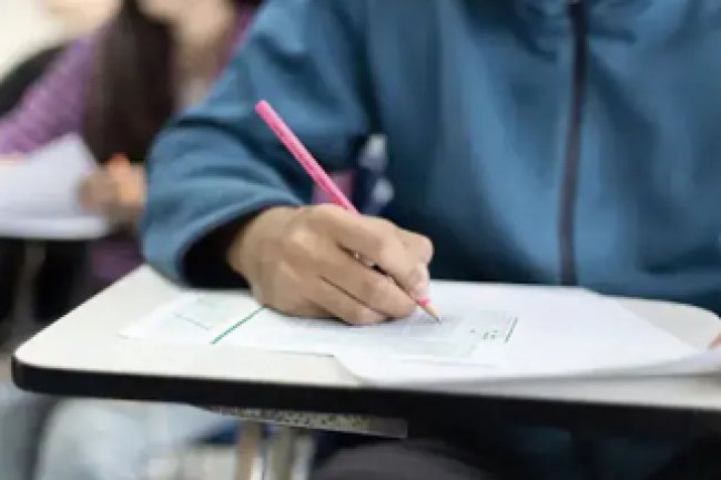 A study finds that people are more likely to overspend when they use cashless payments.