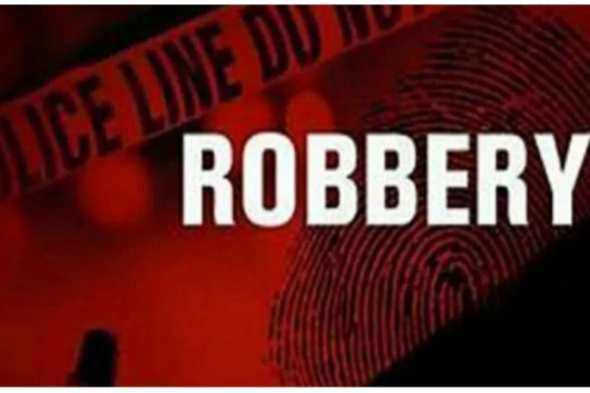 Gang attacks convoy, frees robbery suspect in movie-style escape.