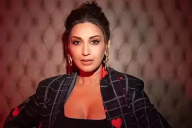 ChatGPT "Prominent Celebrities Who Courageously Battled Cancer: Angelina Jolie, Sonali Bendre, Yuvraj Singh, Sanjay Dutt, Kirron Kher, and More"