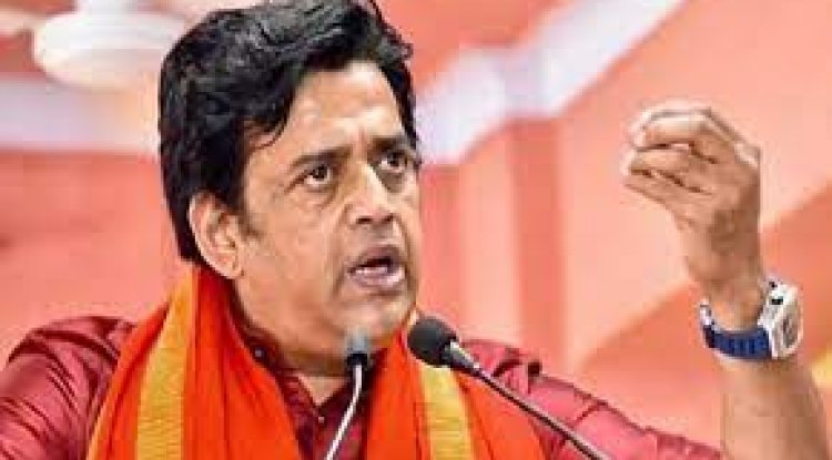 We’re Not VIP's…': BJP's Ravi Kishan Sets Example, Queues Up to Vote