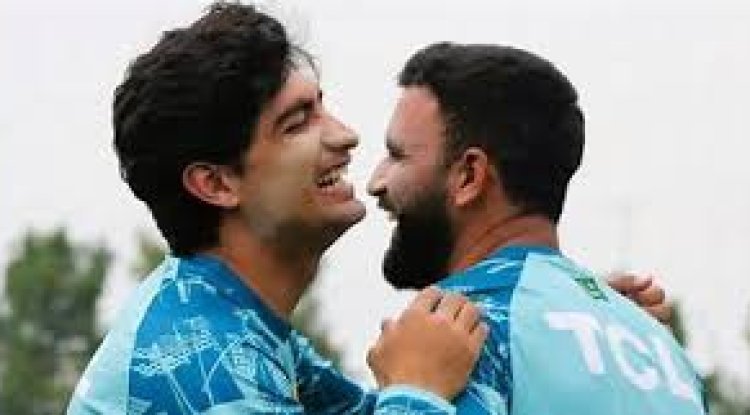 Pakistan is criticized for holding a private dinner to meet fans in the USA for USD 25. "Who is capable of doing this?" It's awful.