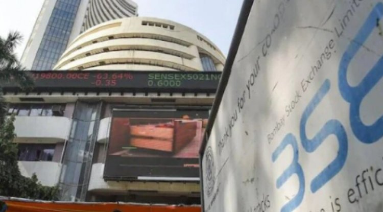 Nifty IT gains 2%; Tech Mahindra, Infosys, TCS, and HCL Tech are all up. Why are stocks in IT rising?