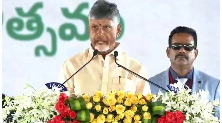 PM Modi witnesses Chandrababu Naidu's swearing-in as the chief minister of Andhra Pradesh