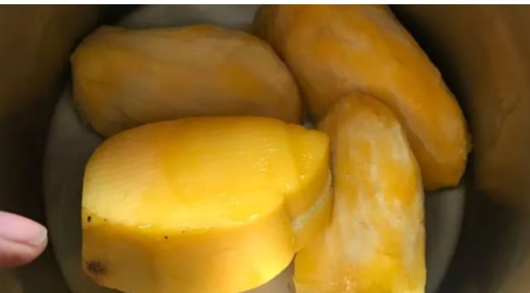 Use mango seed kernel to make homemade body butter instead of discarding it.