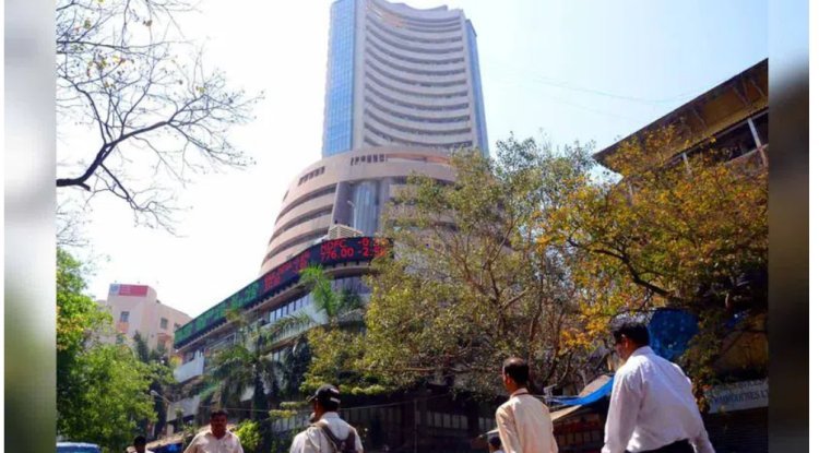 Sensex and Nifty eeach new record highs in early trade