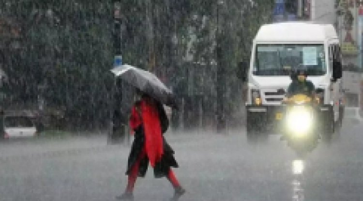 This week will see rain in Delhi as the southwest monsoon moves into Gujarat and Maharashtra.