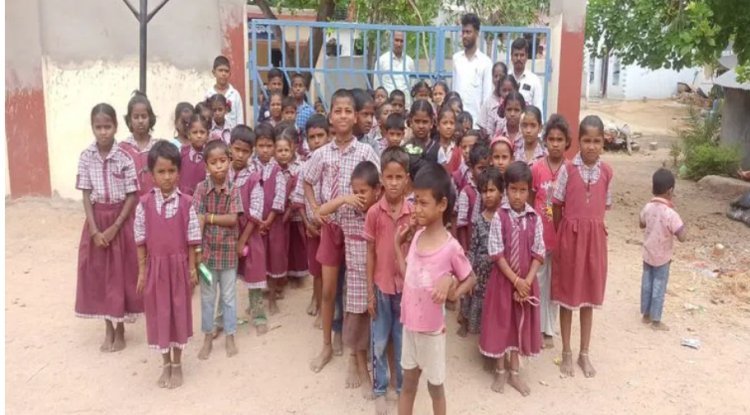 Parents shut school gates over 1 teacher for 125 students.