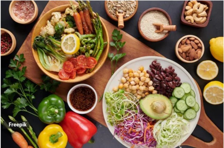 Can women expect to live longer on a Mediterranean diet? Here are the opinions of specialists.