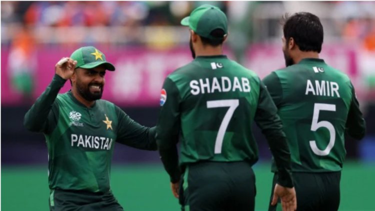 Shoaib Malik criticizes Mohammad Rizwan's shot selection and demands that Babar Azam step down as Pakistan's captain.