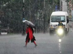 This week will see rain in Delhi as the southwest monsoon moves into Gujarat and Maharashtra.