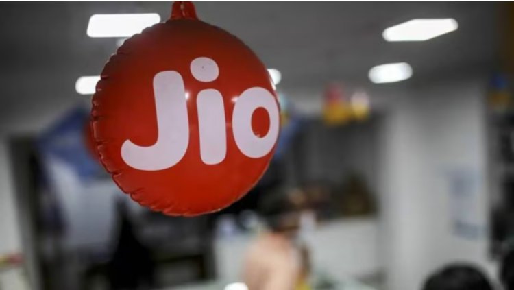 For Rs 973.63 crore, Jio purchases spectrum in two circles.