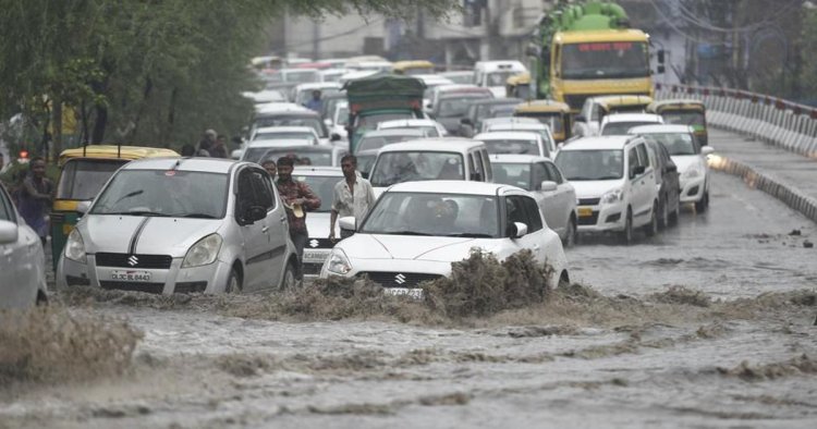 Hammers of rain Roads in Delhi-NCR are inundated, and aircraft are not operating.