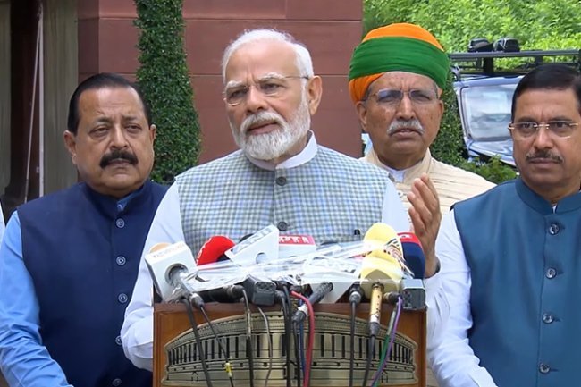 Narendra Modi in Austria: PM Receives Guard of Honour in Vienna | Watch