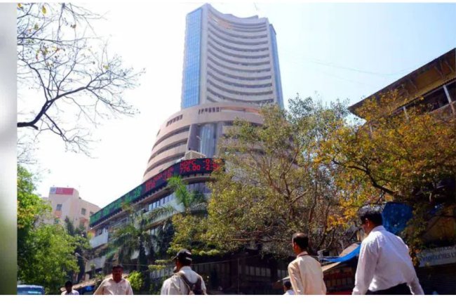 Markets rise early amid global equities boom, foreign funds.