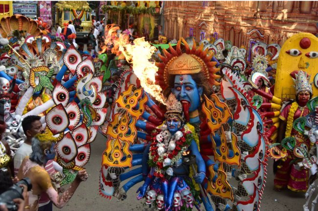 Hyderabad Bonalu's second day sees a significant influx of devotees.