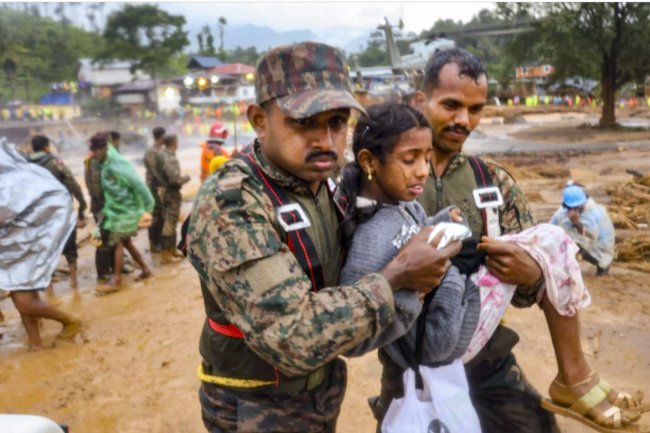 Army steps up rescue efforts in Wayanad landslides; 1000 people are moved