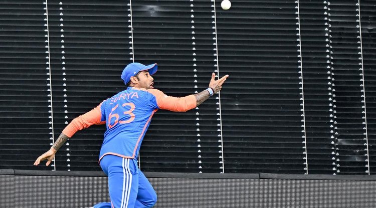 "Sunil Gavaskar Criticizes Australian Paper for Alleging Cheating in Suryakumar Yadav's Catch"