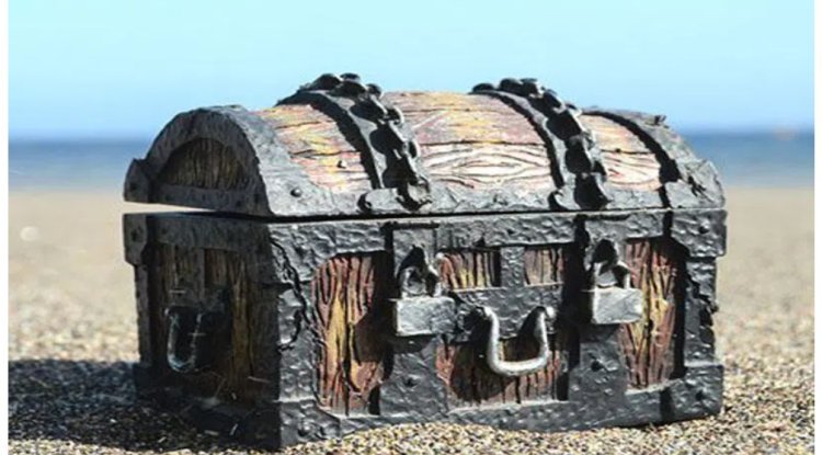 Women find 'treasure trove' in Kerala trench.